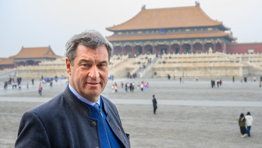 Ministerpräsident Dr. Markus Söder: "Chinesische Hochkultur in Peking: Bereits zum dritten Mal darf ich die Verbotene Stadt im Reich der Mitte besichtigen. Es ist eine völlig andere Kultur und Geschichte - und eine beeindruckende Palastanlage aus dem 15. Jahrhundert. Diese fantastische Kulisse begeistert immer wieder."