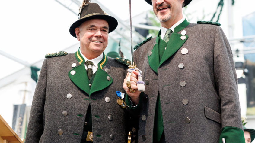 Patronatstag+der+Bayerischen+Gebirgssch%C3%BCtzen Der Landeshauptmann der Bayerischen Gebirgsschützen, Martin ...