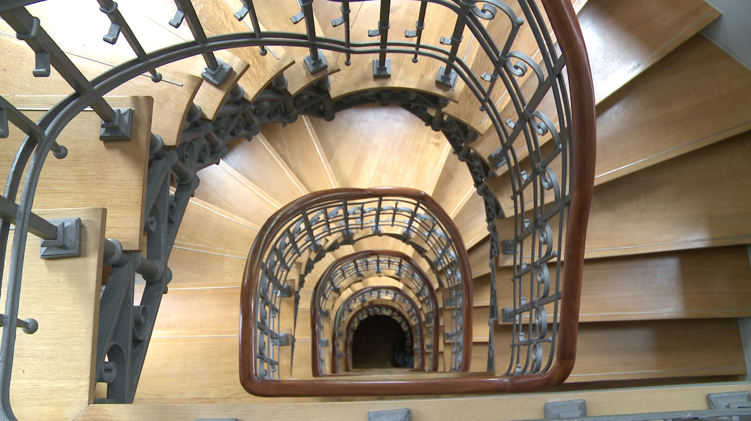 The spiral staircase in the institute building.