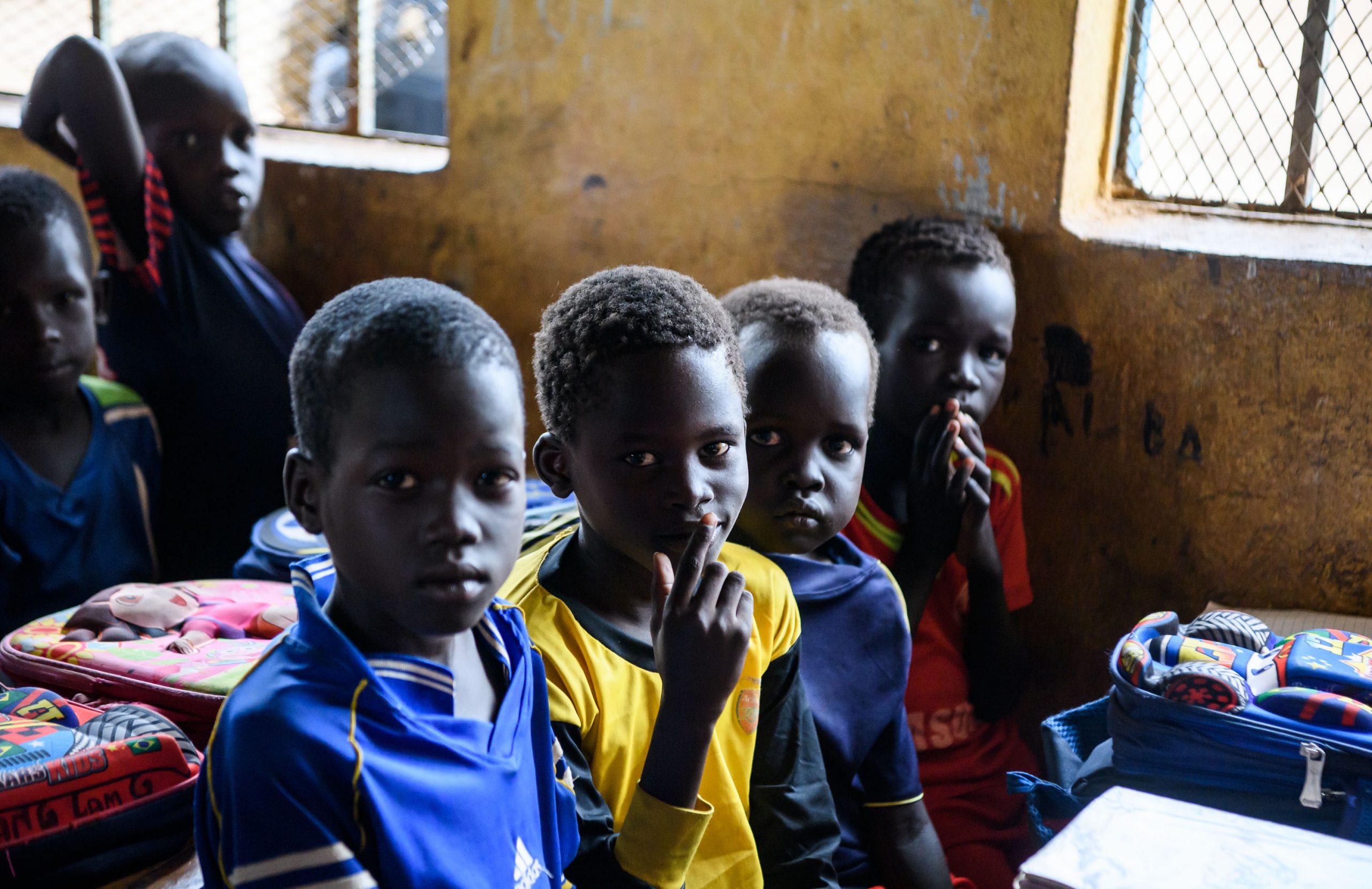 Kinder beim Unterricht in einer Schule in Äthiopien.