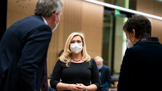 Staatsministerin Melanie Huml bei der Sondersitzung des Bundesrates am am 18.01.2021.