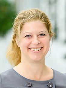 Carolin Mayr, Stellvertretende Pressesprecherin der Staatsregierung und Pressesprecherin der Staatskanzlei (Leitung)