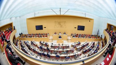 Sondersitzung zur aktuellen Lage der Corona-Pandemie im Plenarsaal des Bayerischen Landtags.