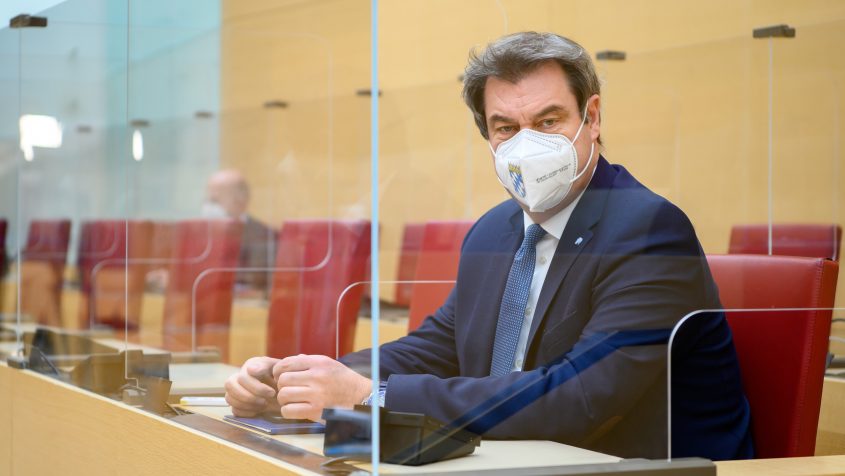 Am 5. März 2021 stellt Ministerpräsident Dr. Markus Söder, MdL, in einer Regierungserklärung vor dem Bayerischen Landtag die beschlossenen Maßnahmen der Bayerischen Staatsregierung vor.