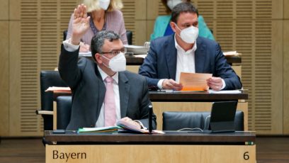 Bundesratsminister Dr. Florian Herrmann und Justizminister Georg Eisenreich im Bundesrat