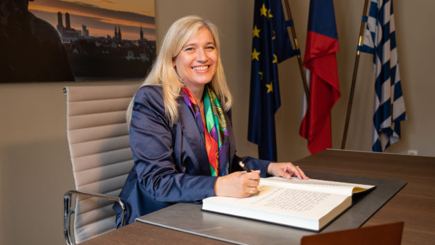 Zum Abschluss der Reise nach Prag besucht Europaministerin Melanie Huml, MdL, die Repräsentanz des Freistaats Bayern in der Tschechischen Republik.
