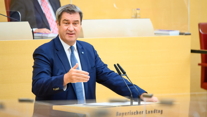 "Es beginnt eine neue Etappe der Pandemie. Wir setzen auf die Balance aus mehr Freiheit und Eigenverantwortung und trotzdem Schutz und Sicherheit", so Ministerpräsident Dr. Markus Söder, MdL, in seiner Regierungserklärung.