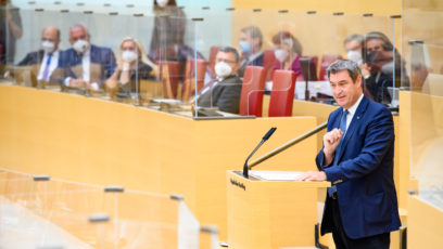 Ministerpräsident Dr. Markus Söder, MdL: "Seit über einem Jahr leben und leiden wir mit Corona. Für viele war es existenzherausfordernd oder einfach nervig. Trotzdem hat die große Mehrheit mitgezogen. Großer Dank!"