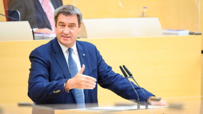 In seiner Regierungserklärung stellt Ministerpräsident Dr. Markus Söder, MdL, die neuen Corona-Maßnahmen der Bayerischen Staatsregierung den Abgeordneten im Bayerischen Landtag vor.