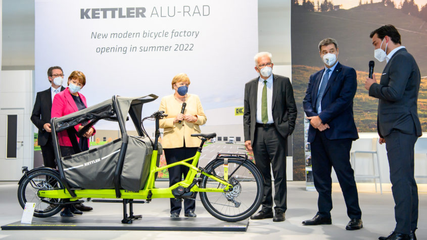 Rund 600 Aussteller aus aller Welt, darunter auch Aussteller aus der Fahrradindustrie, präsentieren die Zukunft der Mobilität auf dem Messegelände und in der Münchner Innenstadt.