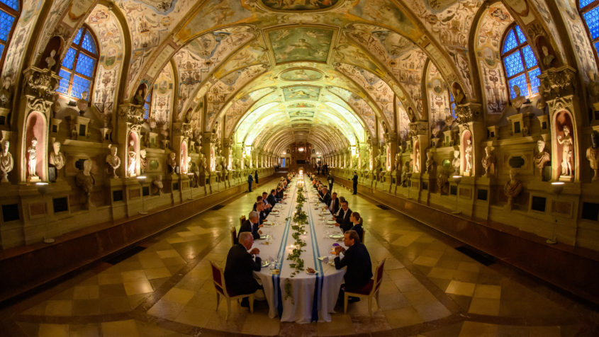 Der Staatsempfang zur IAA Mobility in Form eines festlichen Abendessens findet im Antiquarium der Münchner Residenz statt.
