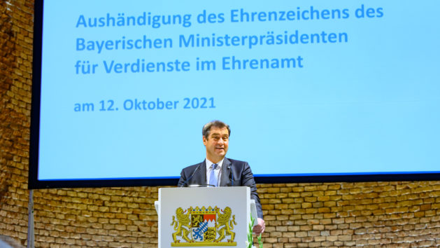 Ministerpräsident Dr. Markus Söder, MdL, hält bei der Verleihung Ehrenzeichen des Bayerischen Ministerpräsidenten für Verdienste im Ehrenamt eine Rede.