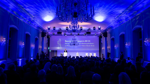Die Verleihung des Bayerischen Printpreises 2020/21 findet im Hubertussaal in Schloss Nymphenburg statt.