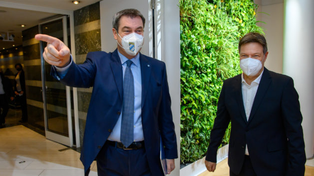 Ministerpräsident Dr. Markus Söder, MdL (links), und der Bundesminister für Wirtschaft und Klimaschutz Dr. Robert Habeck (rechts).