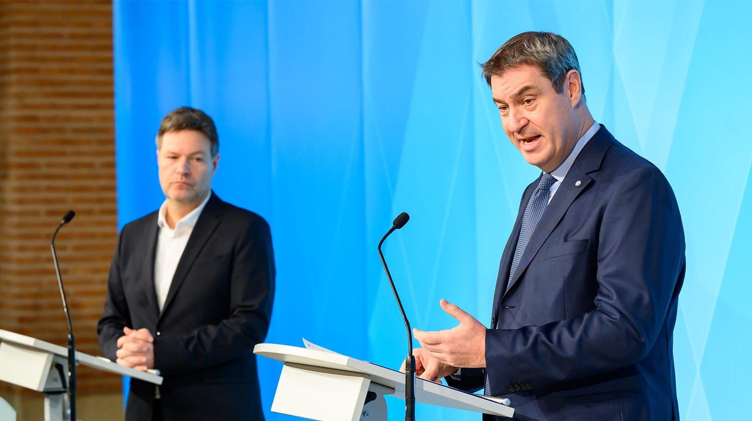 Pressekonferenz mit Bundesminister Dr. Robert Habeck (links) und Ministerpräsident Dr. Markus Söder, MdL (rechts).