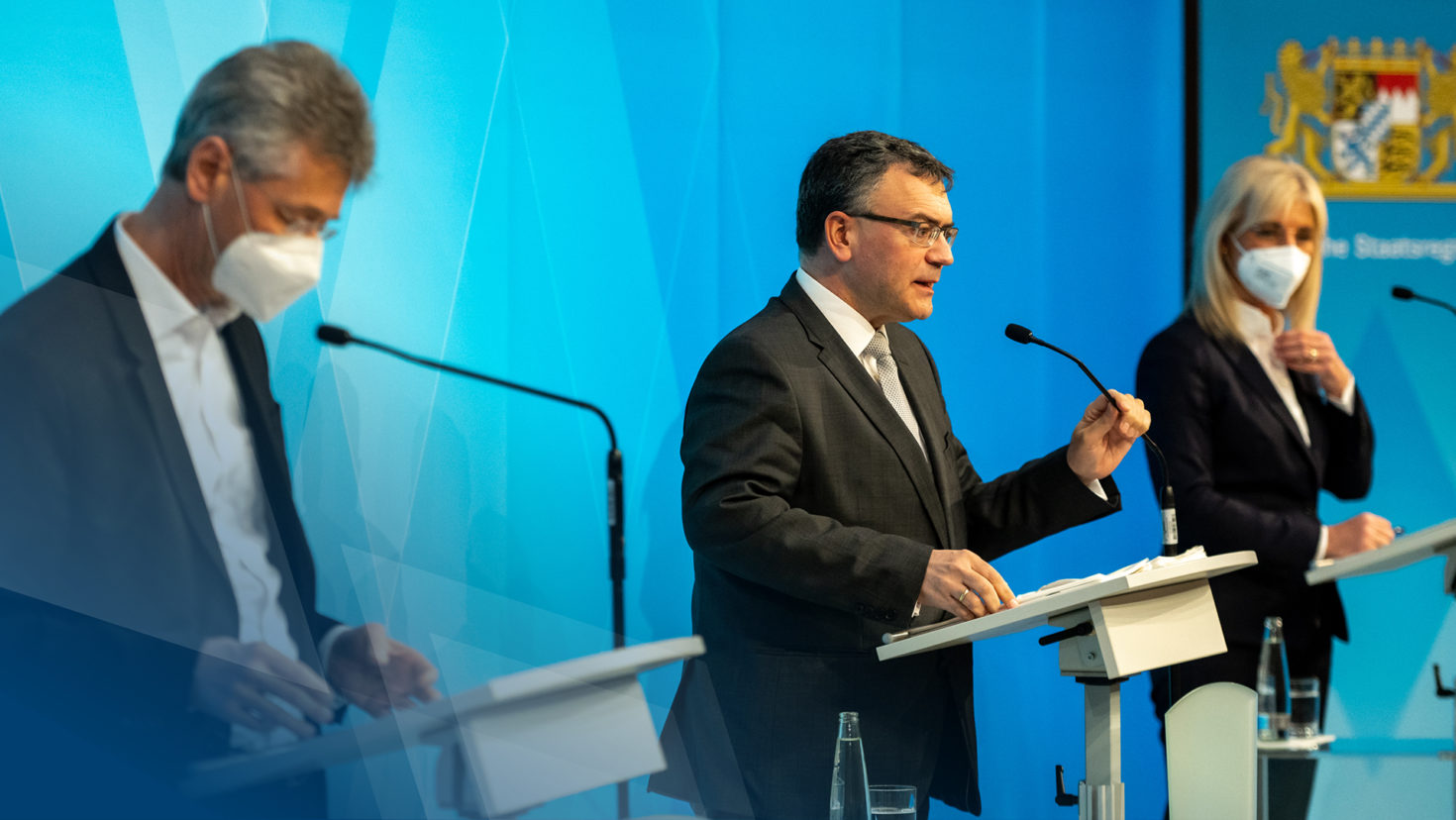 Pressekonferenz mit Kultusminister Prof. Dr. Michael Piazolo, MdL, Staatskanzleiminister Dr. Florian Herrmann, MdL, und Sozialministerin Ulrike Scharf, MdL, nach der Kabinettssitzung.