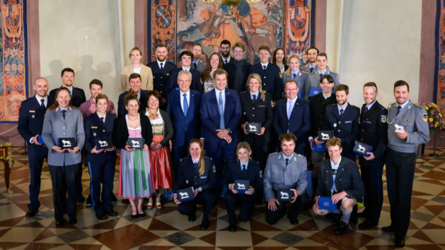 Ministerpräsident Dr. Markus Söder, MdL, mit den bayerischen Teilnehmerinnen und Teilnehmer der olympischen Winterspielen und Paralympics in Peking 2022