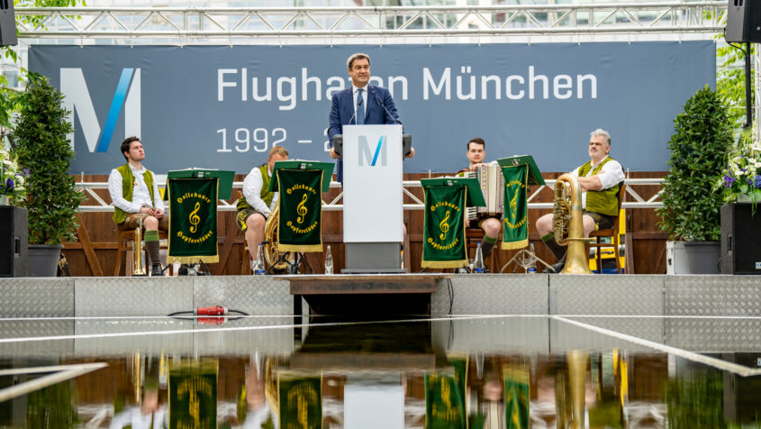 "Happy Birthday an einen internationalen Champion: Heute 30. Geburtstag des Flughafens Munich Airport Franz Josef Strauß." - Ministerpräsident Dr. Markus Söder, MdL.