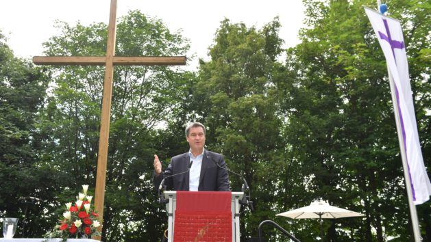 Ministerpräsident Dr. Markus Söder, MdL, hält eine Rede auf dem Kirchentag.