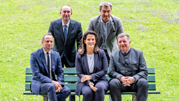 Gruppenbild nach der Pressekonferenz.