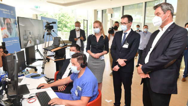 Ministerpräsident Dr. Söder besucht das Universitätsklinikum Würzburg.
