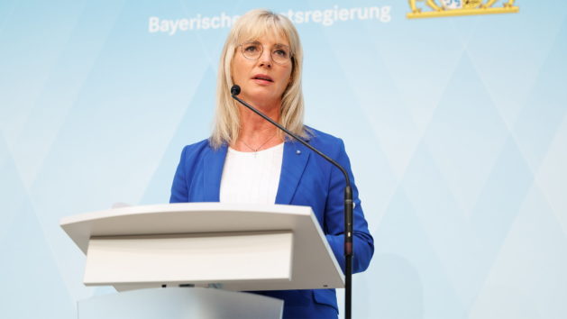 Pressekonferenz mit Sozialministerin Ulrike Scharf, MdL.