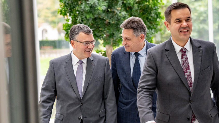 220926_Wirtschaftsminister+Bulgarien%2C+Nikola+Stojanow_FR_1 Staatsminister Dr. Florian Herrmann, MdL, der bulgarische Generalkonsul ...