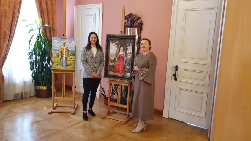 Dr. Olena Yasynetska mit Vertreterin des Bayerischen Büros Kiew.