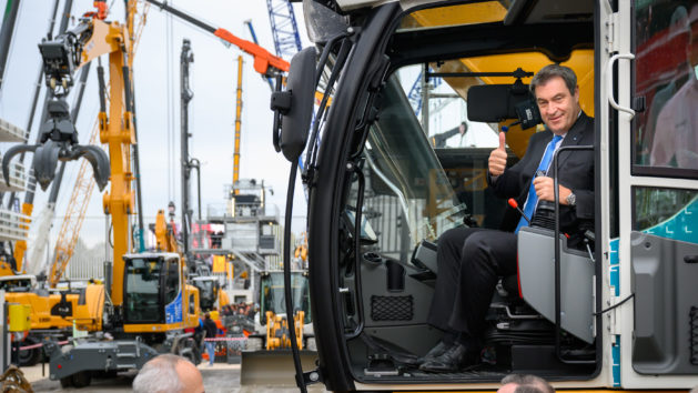 Ministerpräsident Dr. Markus Söder, MdL, besucht die Weltleitmesse „bauma“ im ICM – Internationales Congress Center München.