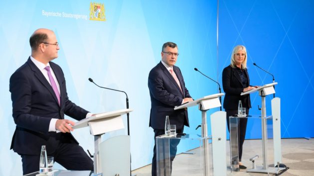 Pressekonferenz mit Finanzminister Albert, Füracker, MdL, Staatskanzleiminister Dr. Florian Herrmann, MdL, und Arbeitsministerin Ulrike Scharf, MdL.