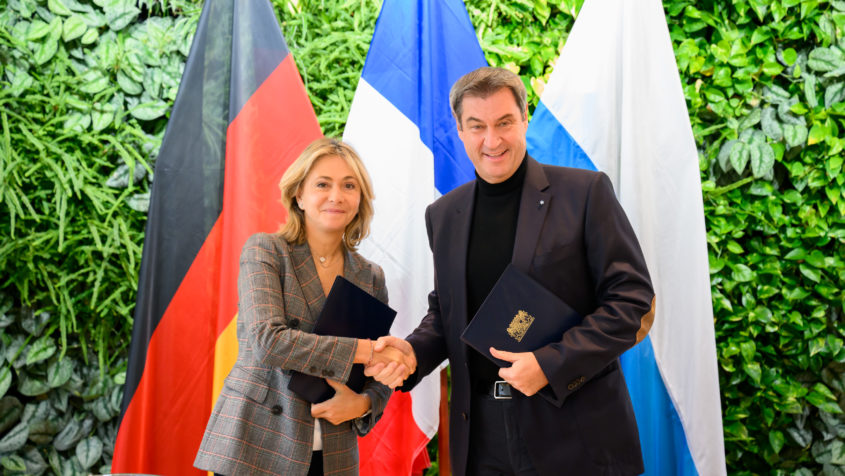Ministerpräsident Dr. Markus Söder, MdL: "Wir stärken die deutsch-französische Achse in Europa. Die beiden Hightech-Zentren Frankreichs und Deutschlands wollen bei Zukunftsthemen wie KI, Quantencomputing, Clean-Tech und Klimaschutz noch enger zusammenarbeiten. "