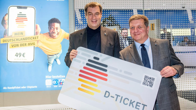 Startschuss für das Deutschlandticket am Münchner Hauptbahnhof mit Ministerpräsident Dr. Markus Söder, MdL (links) und Verkehrsminister Christian Bernreiter (rechts).