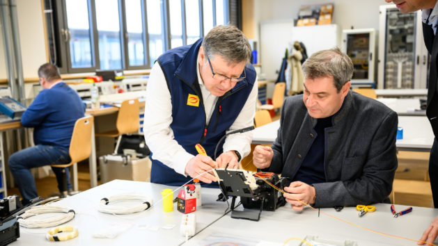 Zum „Tag des Handwerks“ besucht Ministerpräsident Dr. Markus Söder, MdL, das Bildungszentrum des Münchner Elektrohandwerks in München.