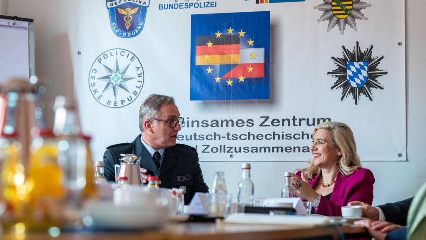 230313_Huml_Schwandorf_FR_3 Der Koordinator des Gemeinsamen Zentrum der deutsch-tschechischen ...
