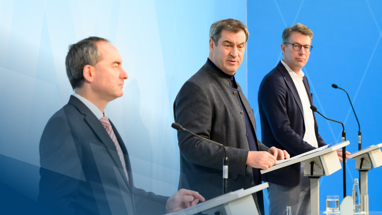Pressekonferenz mit Wirtschaftsminister Hubert Aiwanger, MdL, Ministerpräsident Dr. Markus Söder, MdL, und Wissenschaftsminister Markus Blume, MdL (v.l.n.r.).
