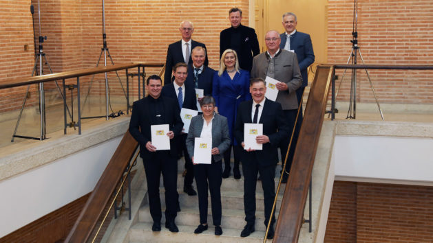 Europaministerin Melanie Huml, MdL, mit den Mitgliedern des Beirats zur grenzüberschreitenden Zusammenarbeit Bayern-Tschechien im Prinz-Carl-Palais.