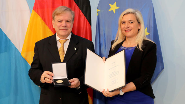 Pierre-Alain Cotte und Europaministerin Melanie Huml.