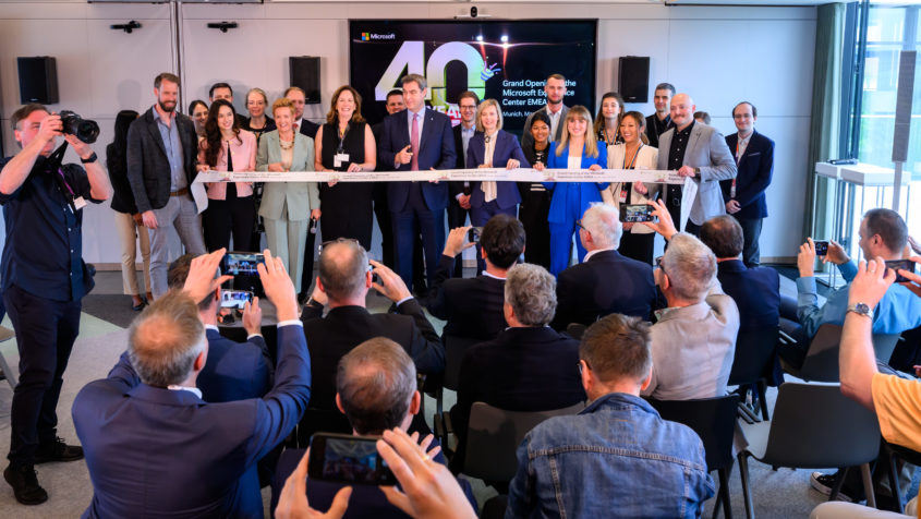 Bayerns+Ministerpraesident+Dr.+Markus+Soeder%3A+40+Jahre+Microsoft+Deutschland