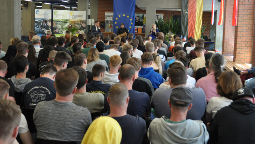 Die Podiumsdiskussion fand in der Aula der Berufsschule 1 in Bamberg statt. © Staatliches Berufliches Schulzentrum Bamberg (Berufsschule 1)