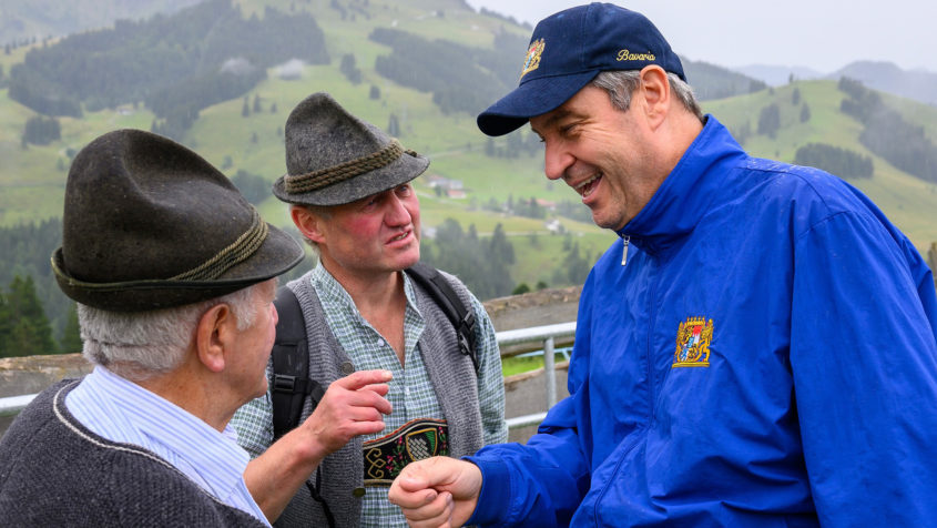 "Danke und großen Respekt allen Almbäuerinnen und Almbauern für ihre harte Arbeit und den Einsatz für unsere Heimat." - Ministerpräsident Dr. Markus Söder.