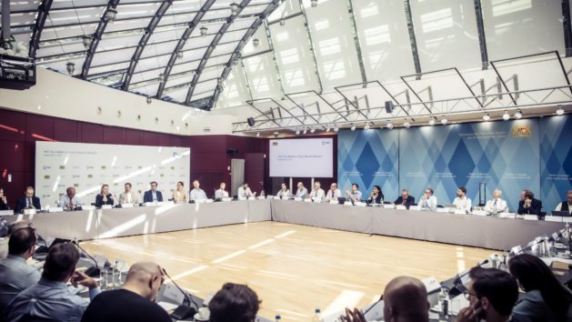 Die Tagung der Münchner Sicherheitskonferenz, moderiert von dem Gastgeber, Botschafter a.D. Wolfgang Ischinger, im Veranstaltungssaal der Bayerischen Vertretung Brüssel. ©MSC/Kuhlmann