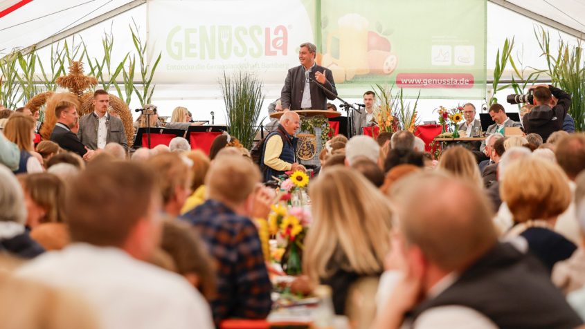 Ministerpräsident Dr. Markus Söder hält am Genusstag der Genusslandschaft Bamberg in Viereth-Trunstadt ein Rede.