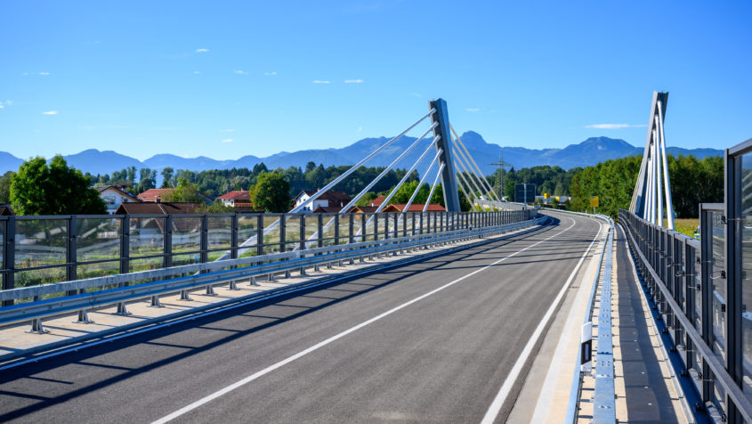 Ministerpräsident Dr. Markus Söder: "Dieses Straßengroßprojekt steigert die Lebensqualität in Rosenheim und senkt die Verkehrsbelastung."