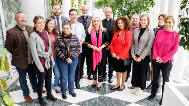 Staatsministerin Melanie Huml empfängt den Präsidenten des Internationalen Katholischen Missionswerks "missio", Monsignore Wolfgang Huber, und eine Delegation aus dem Nahen Osten in der Staatskanzlei.
