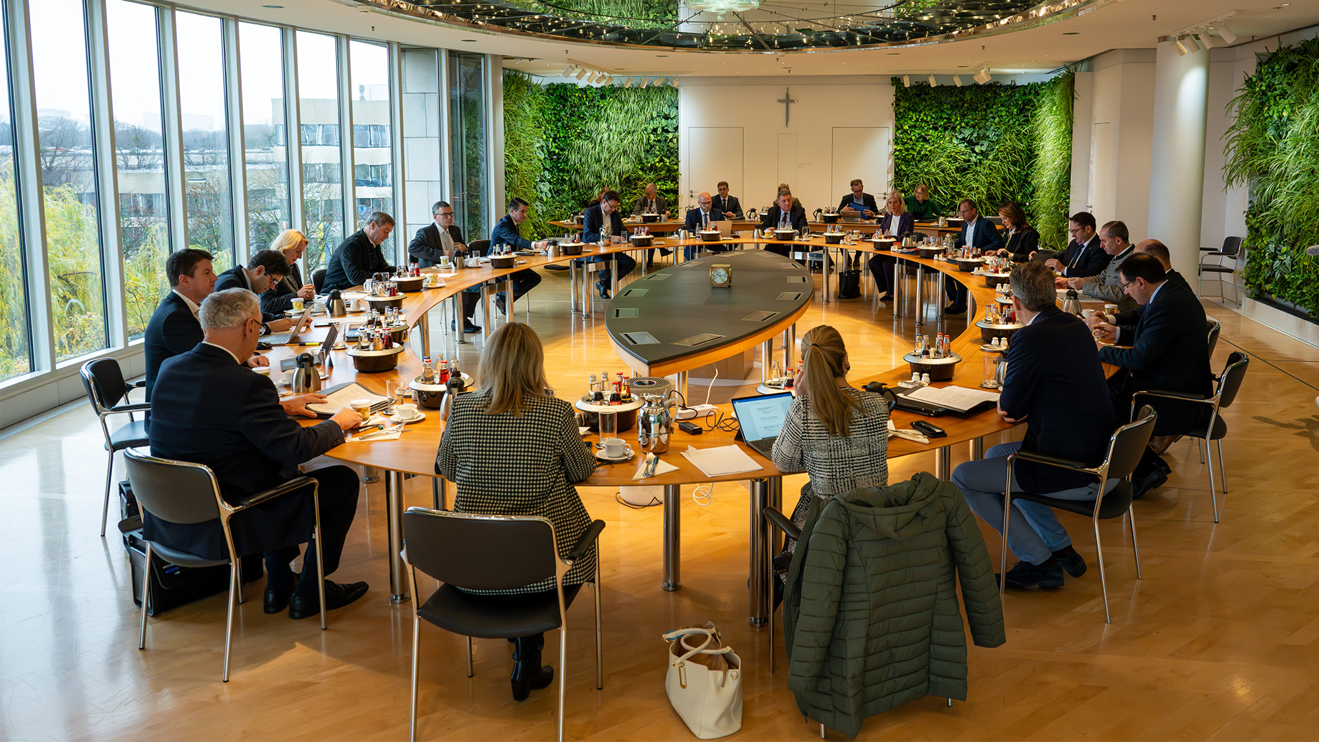 Das Kabinett befasst sich in seiner Sitzung am 28. November 2023 insbesondere mit der Hightech Agenda Bayern.