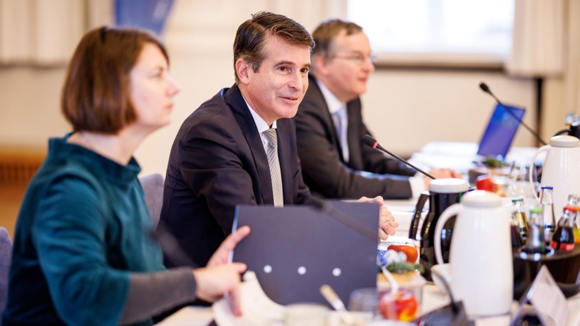 Das Pilottreffen der Regierungskommission Bodensee wird von Europaminister Eric Beißwenger geleitet.