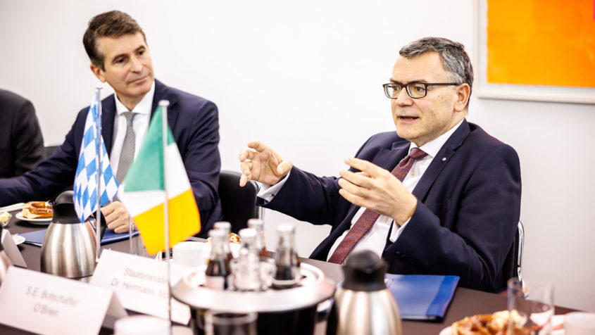 Europaminister Eric Beißwenger (links) und Staatskanzleiminister Dr. Florian Herrmann (rechts).