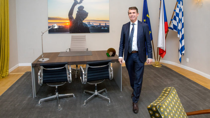 Das Arbeitszimmer von Europaminister Eric Beißwenger in der Repräsentanz des Freistaats Bayern in der Tschechischen Republik.
