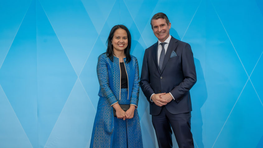 Europaminister Eric Beißwenger (rechts) mit der Generalkonsulin ...