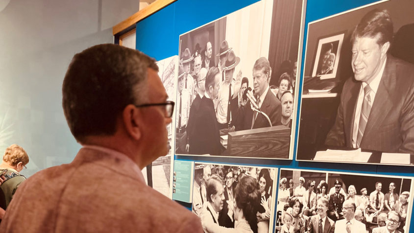 In Atlanta besucht Staatsminister Dr. Florian Herrmann die Jimmy Carter Presidential Library.